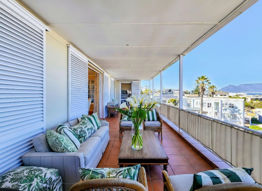 6 Bedroom Property for Sale in Bloubergstrand Western Cape